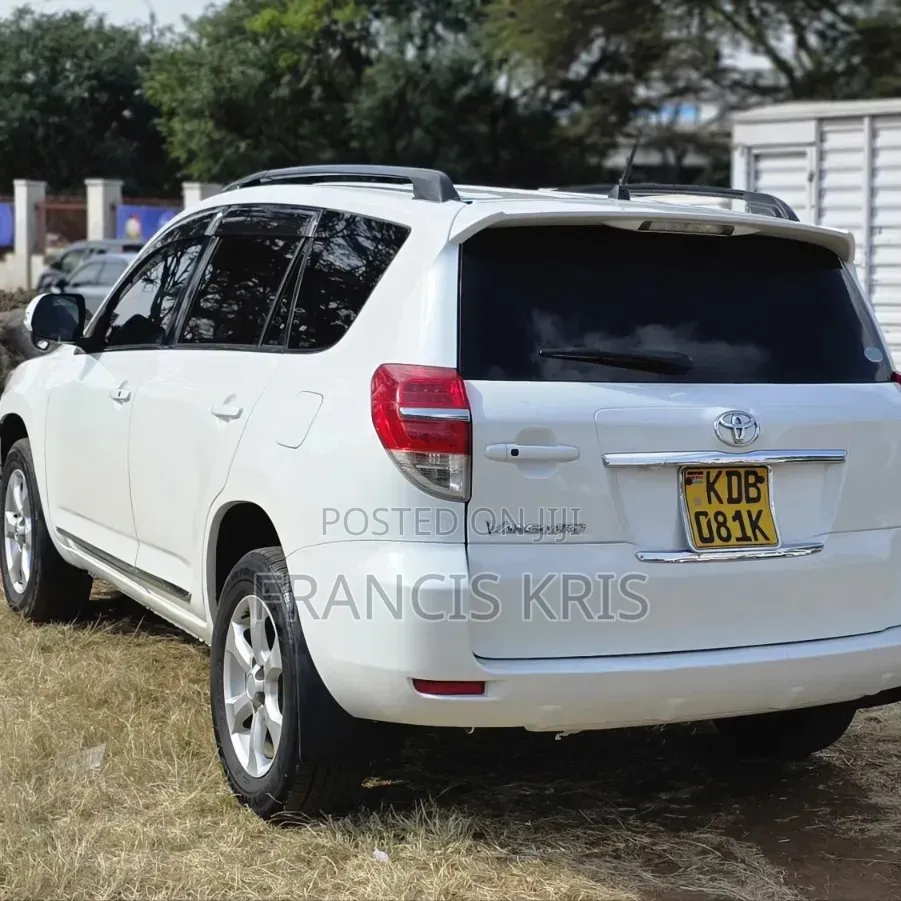 Toyota Vanguard 2014 White