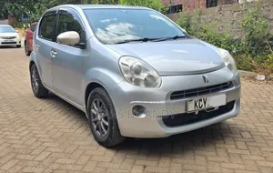 Toyota Passo 2012 Silver