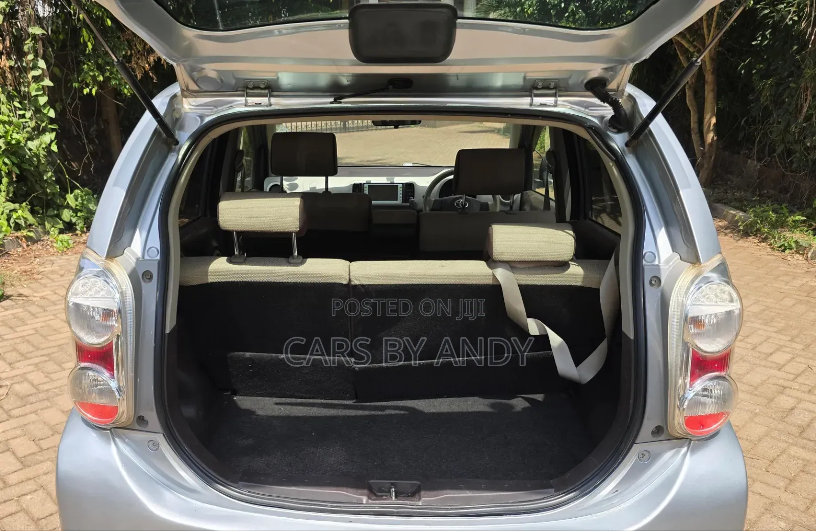 Toyota Passo 2012 Silver