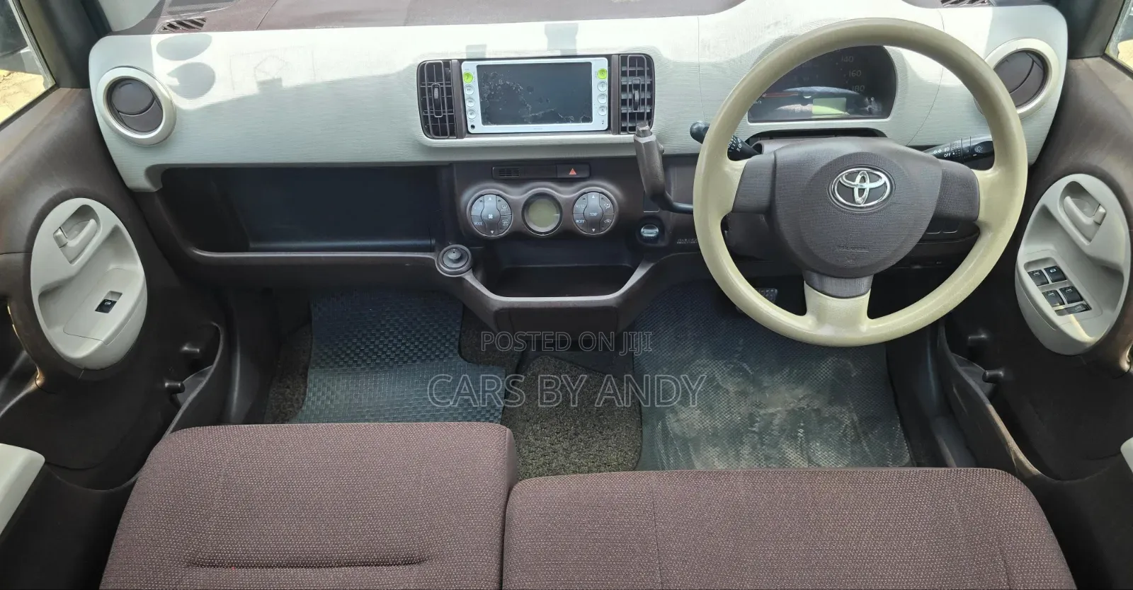 Toyota Passo 2012 Silver