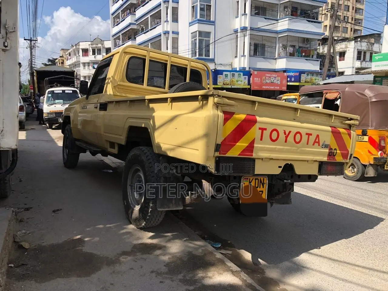 Toyota Land Cruiser 2015 Yellow