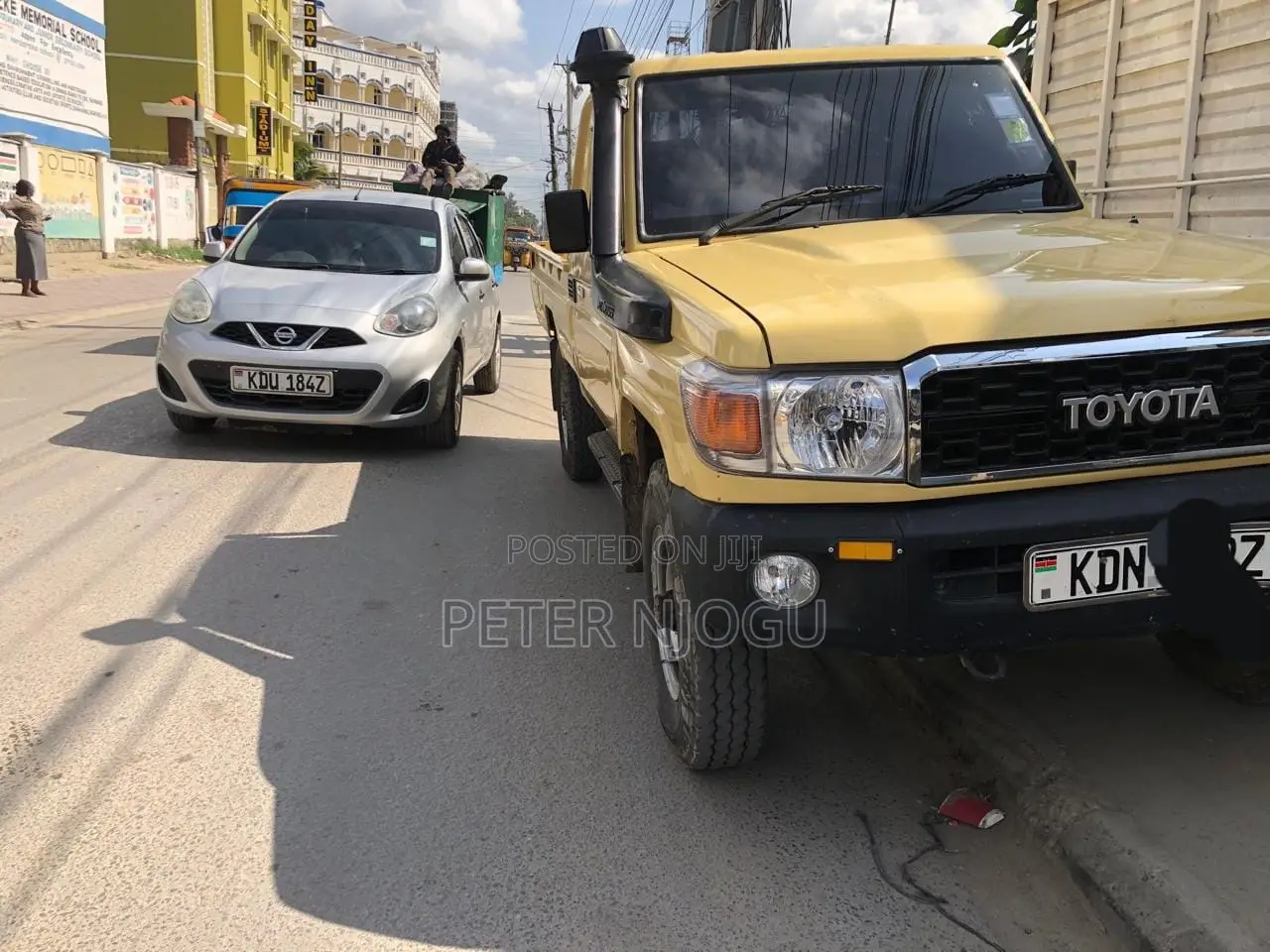 Toyota Land Cruiser 2015 Yellow