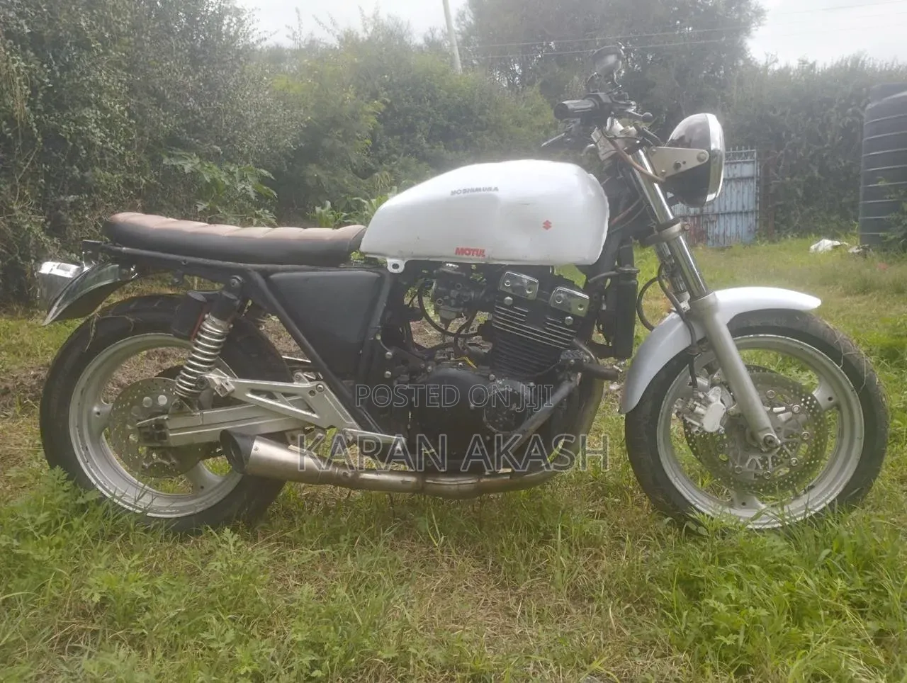 Suzuki 2000 White