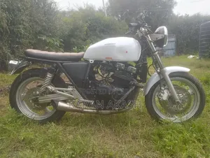 Suzuki 2000 White