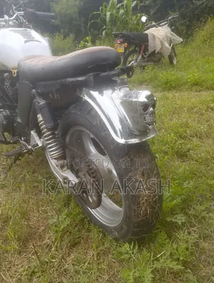 Suzuki 2000 White