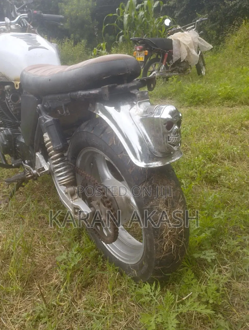 Suzuki 2000 White