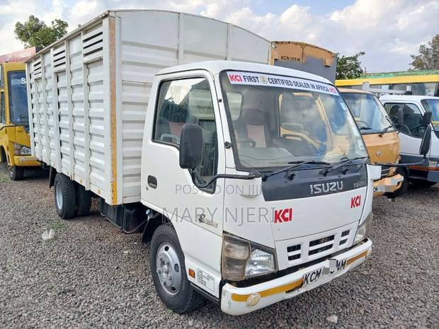 Isuzu NKR Truck