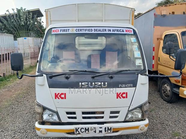 Isuzu NKR Truck - thumbnail 2