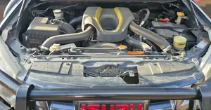 Isuzu D-MAX 2015 Black