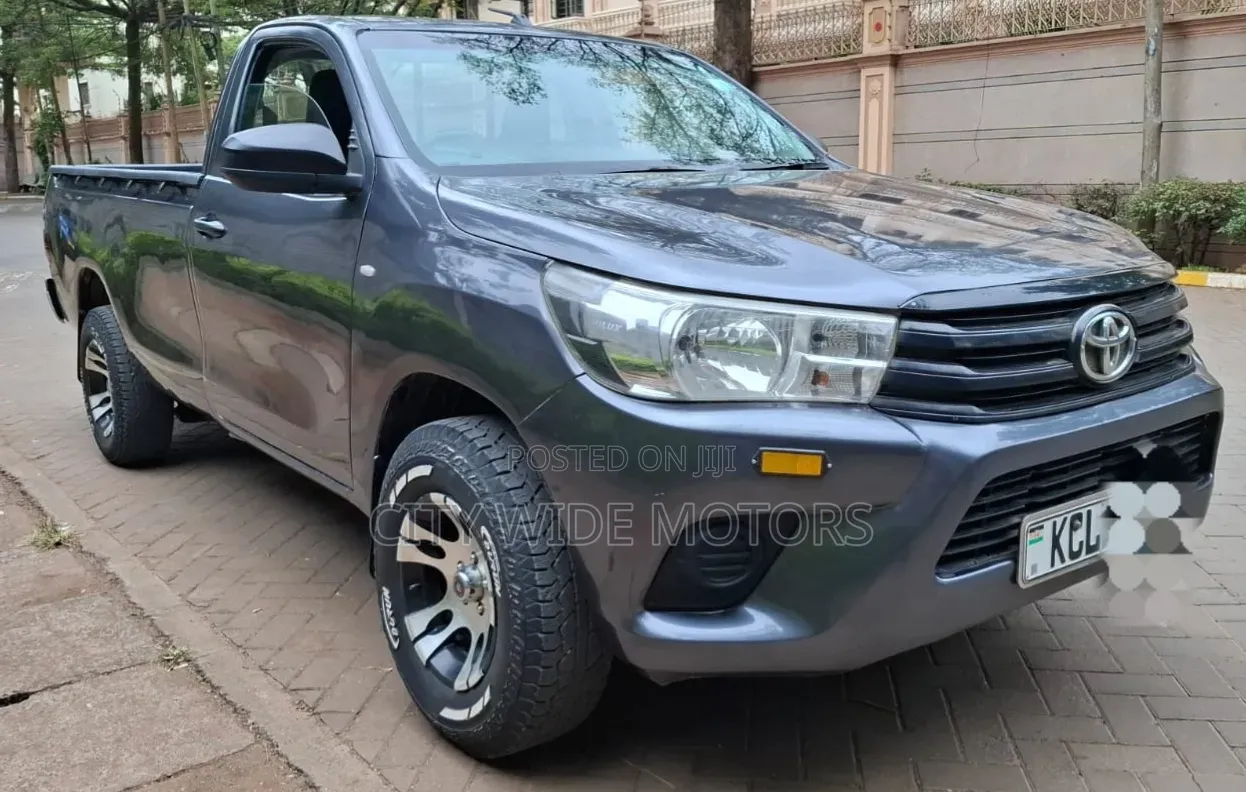 Toyota Hilux 2017 Gray