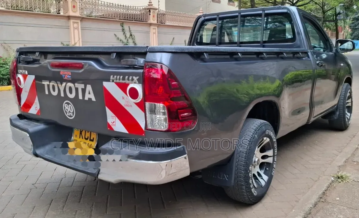 Toyota Hilux 2017 Gray