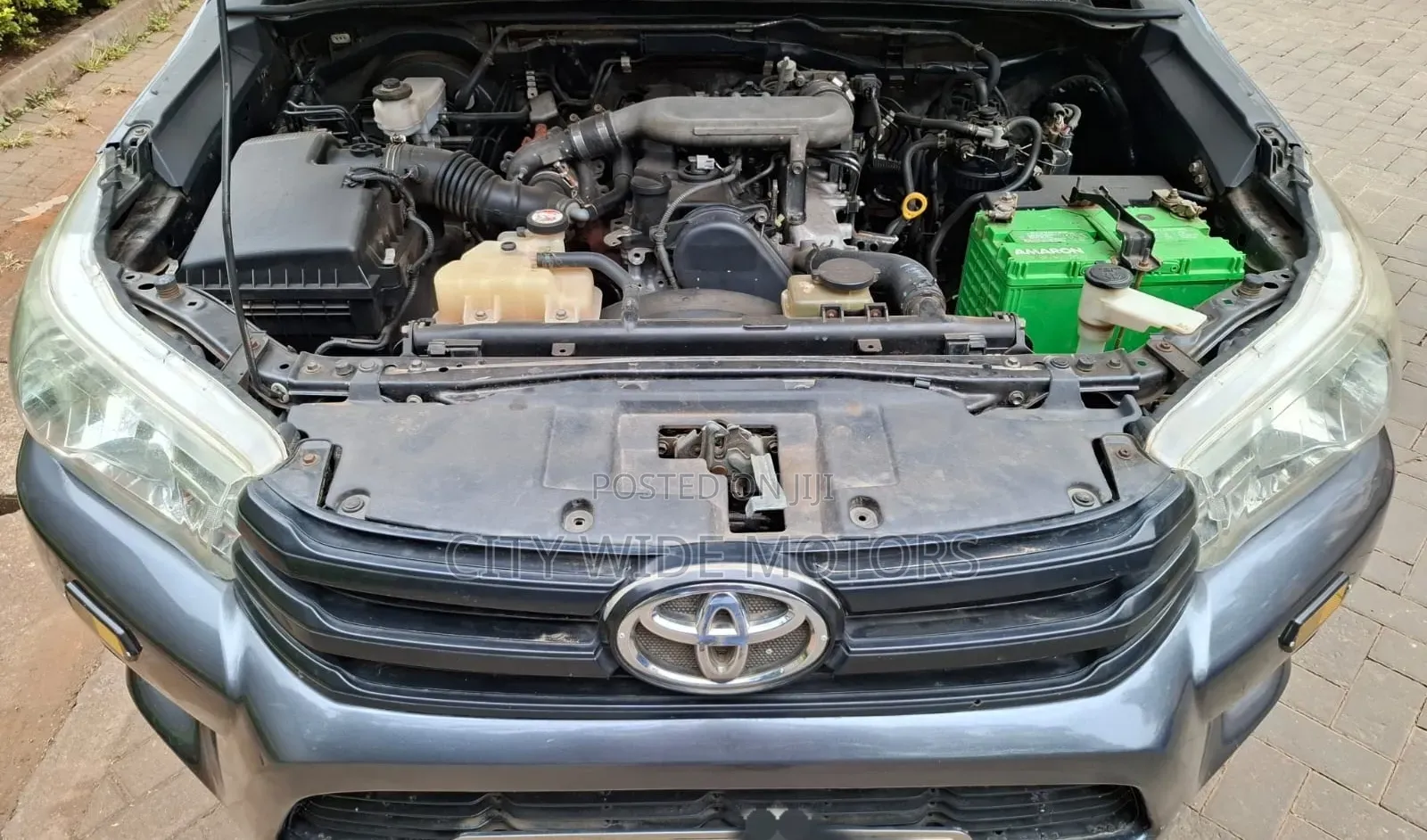 Toyota Hilux 2017 Gray