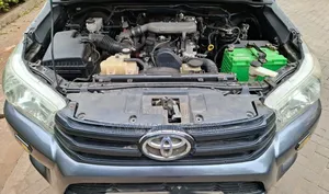 Toyota Hilux 2017 Gray