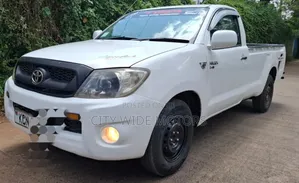 Toyota Hilux 2011 White