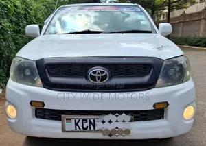 Toyota Hilux 2011 White