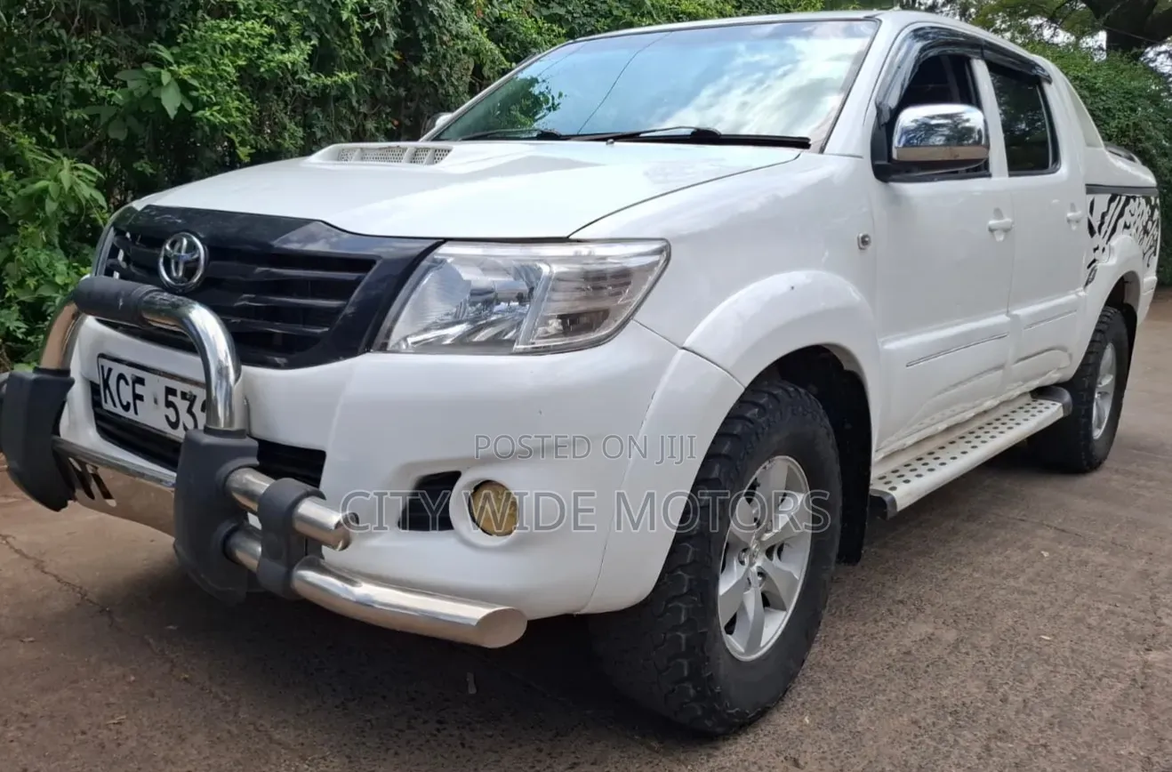 Toyota Hilux 2008 White