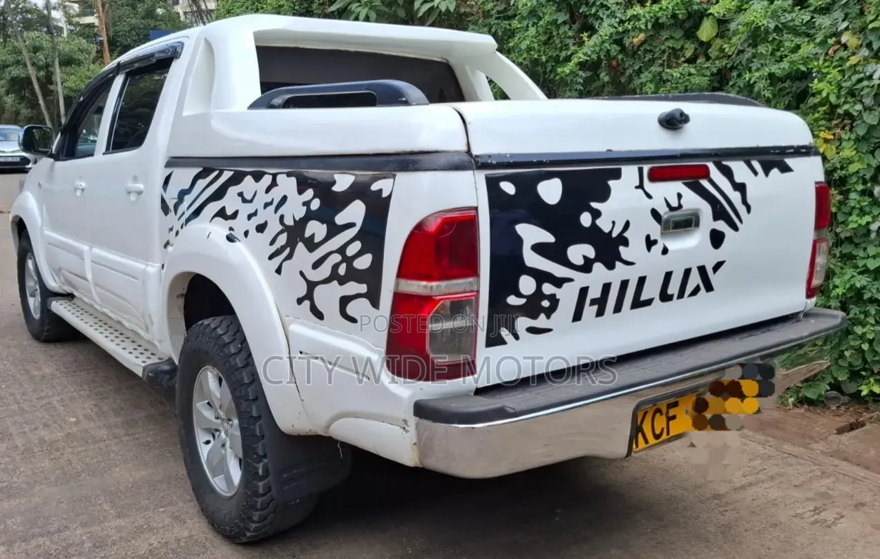 Toyota Hilux 2008 White