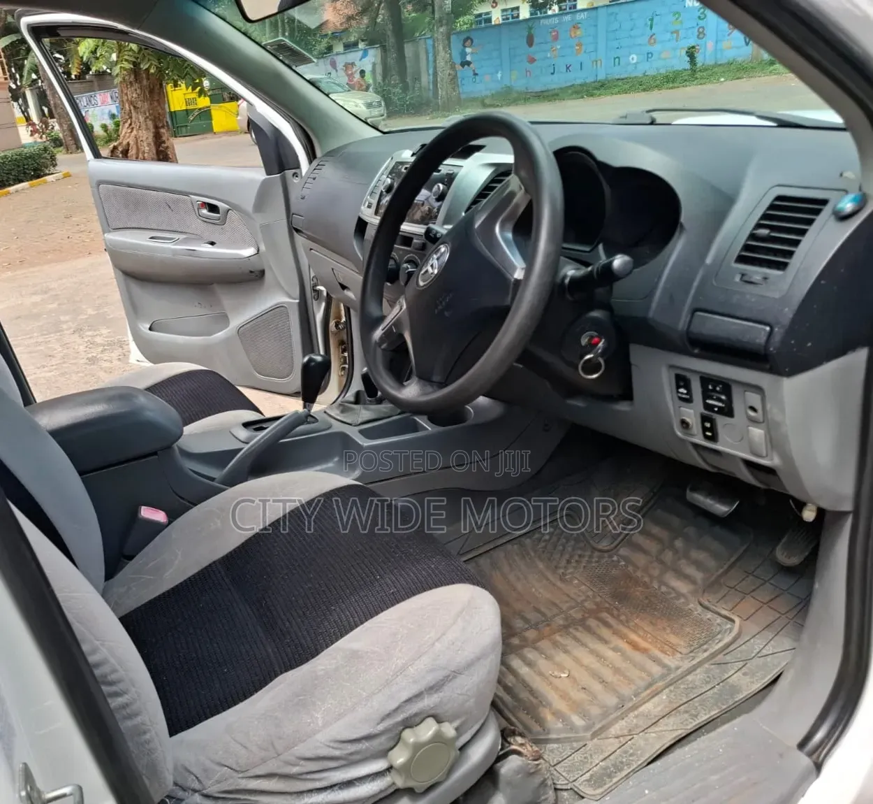 Toyota Hilux 2008 White