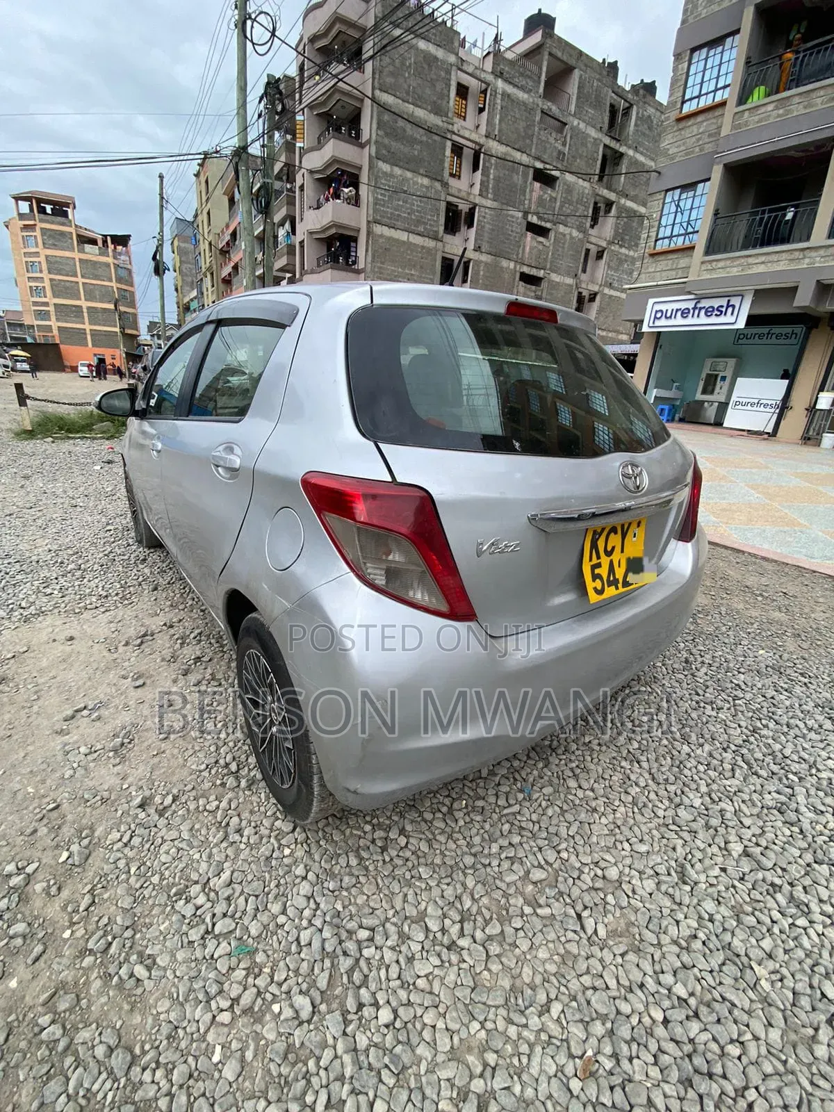 Toyota Vitz 2012 Silver