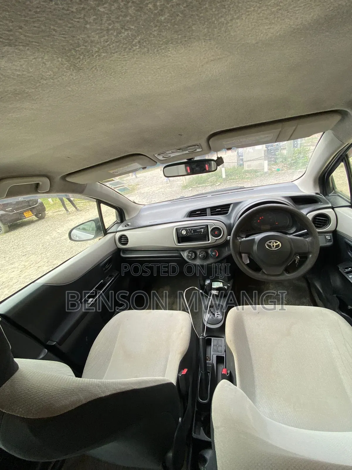 Toyota Vitz 2012 Silver