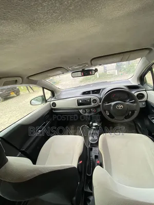 Toyota Vitz 2012 Silver