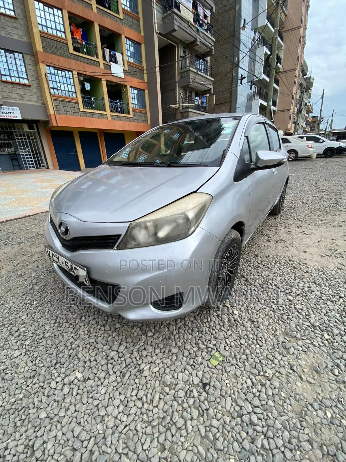 Toyota Vitz 2012 Silver