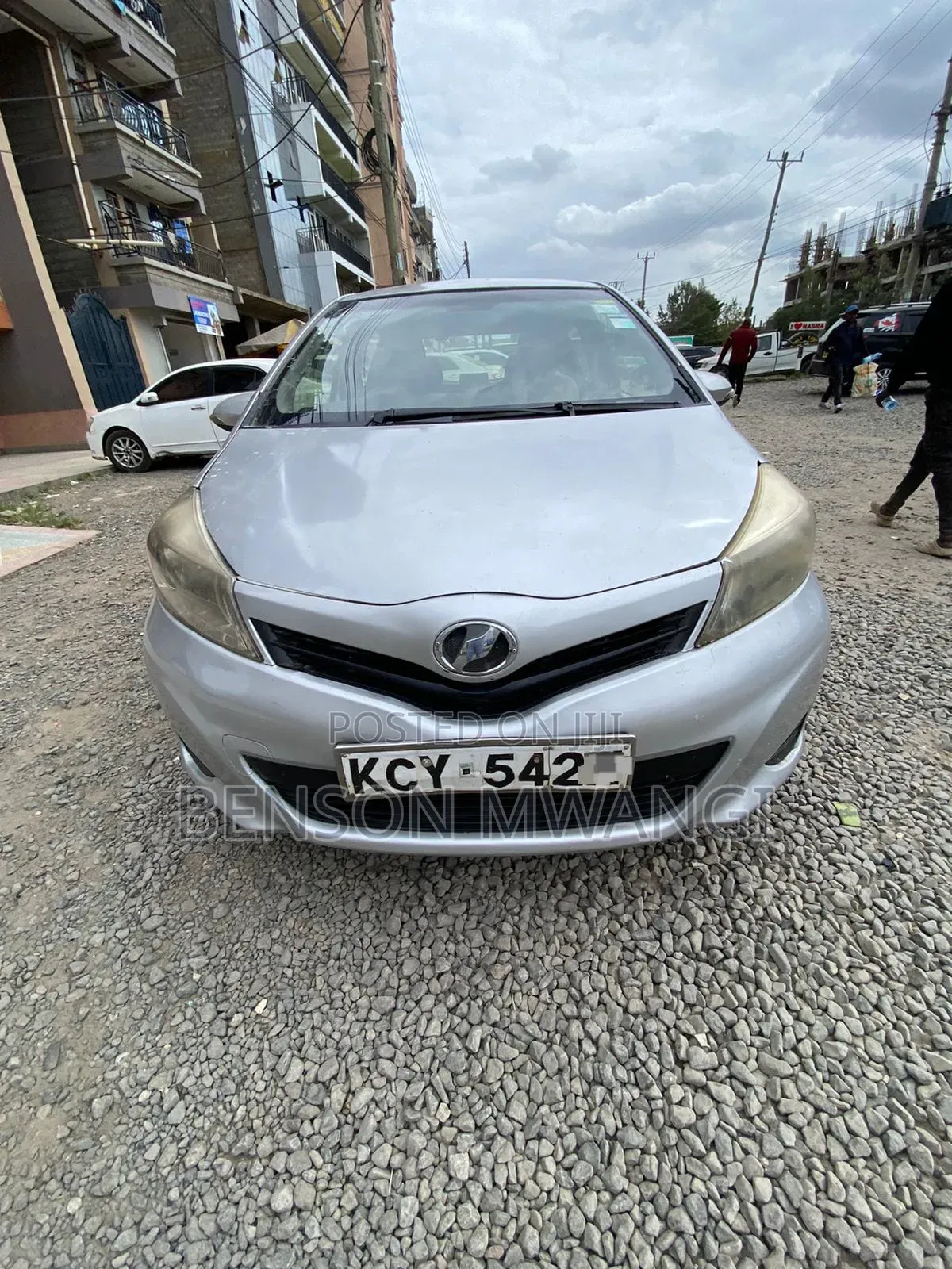 Toyota Vitz 2012 Silver