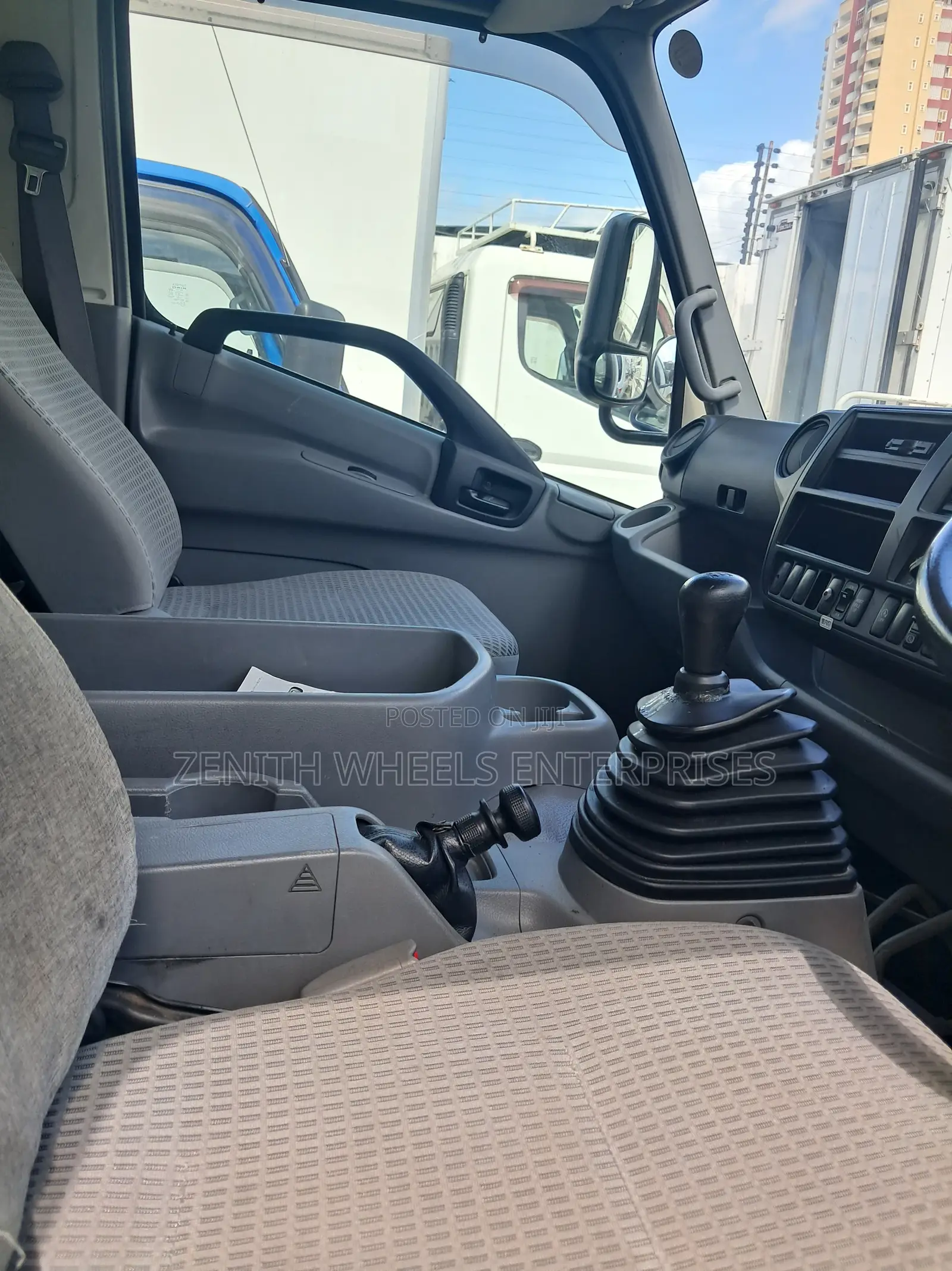 Toyota Dyna Dutro Freezer Body