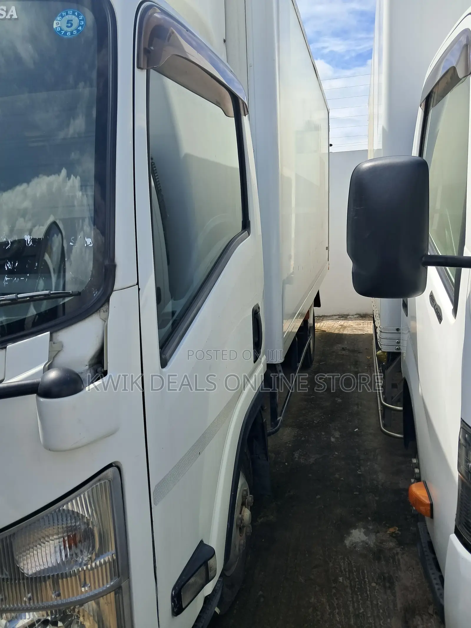 Isuzu Elf Freezer Body