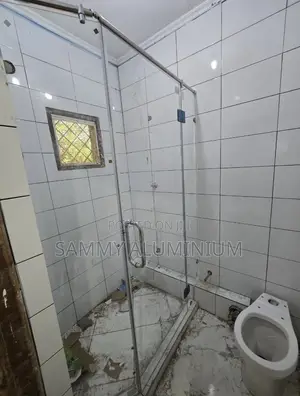 Shower Cubicle 135•