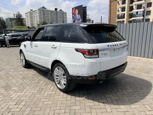 Land Rover Range Rover Sport SE Td6 4x4 (3.0L 6cyl 8A) 2017 White