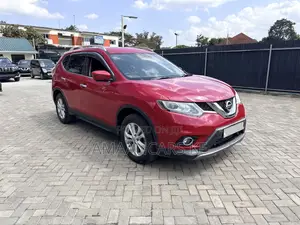 Nissan X-Trail 2.0 Petrol AWD 2013 Red