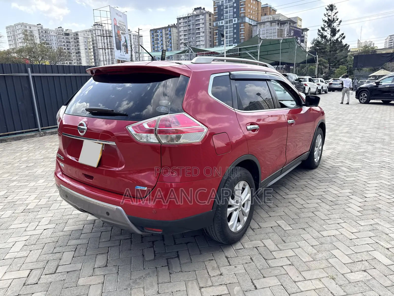 Nissan X-Trail 2.0 Petrol AWD 2013 Red