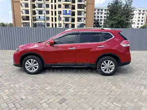 Nissan X-Trail 2.0 Petrol AWD 2013 Red