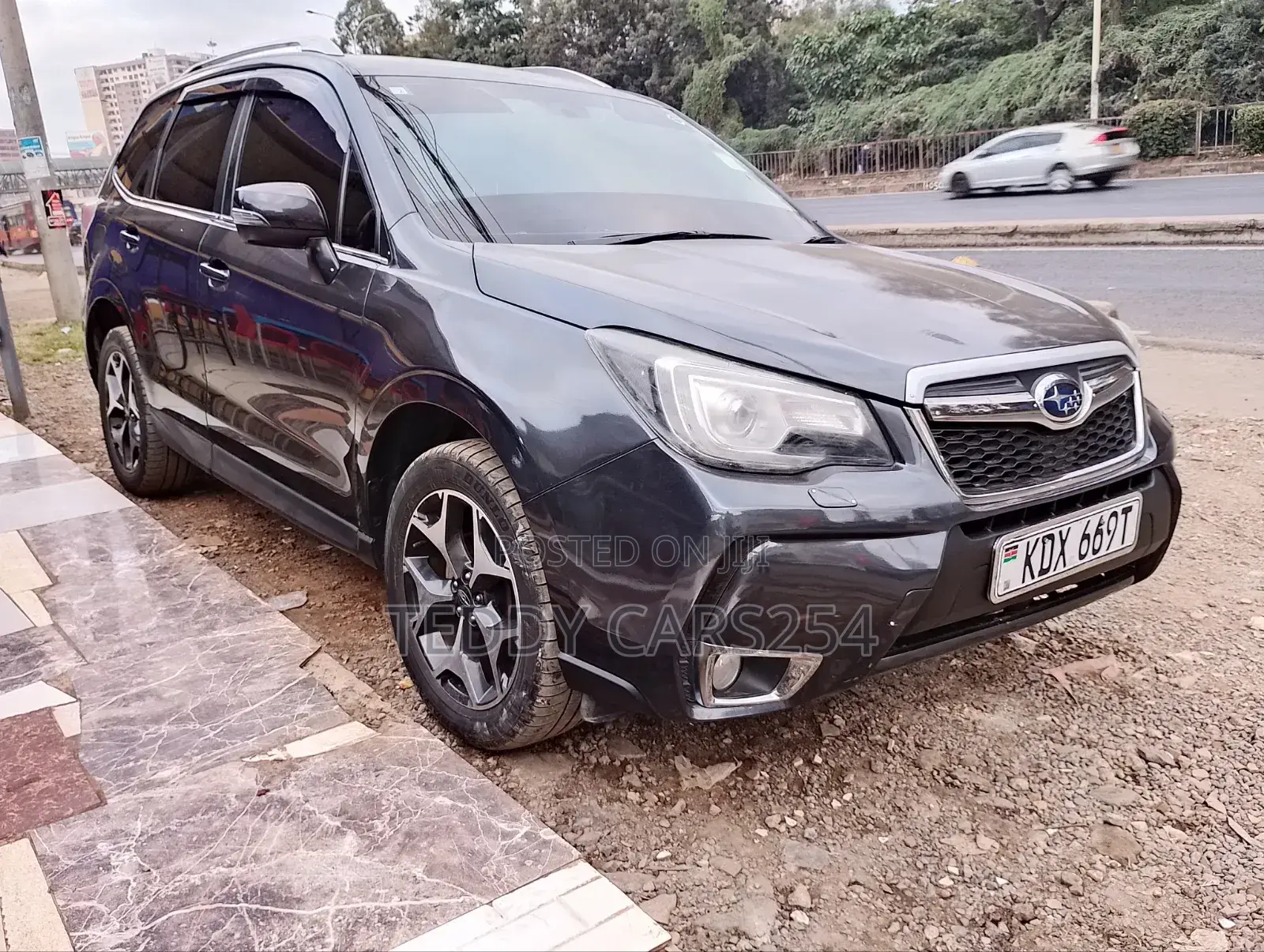 Subaru Forester Premium AWD 2019 Gray