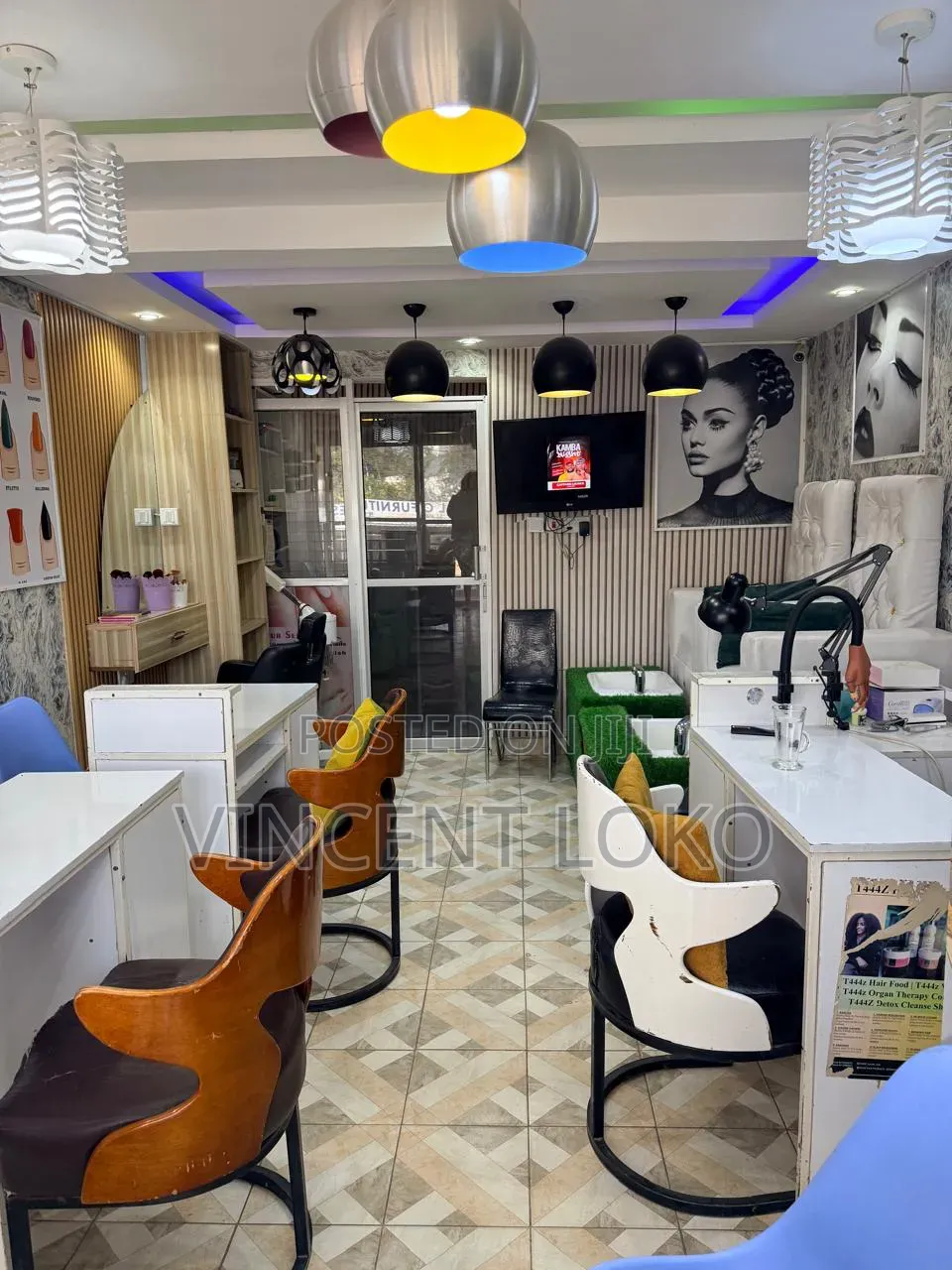 Tips "N" Toes Nail Bar for Sale