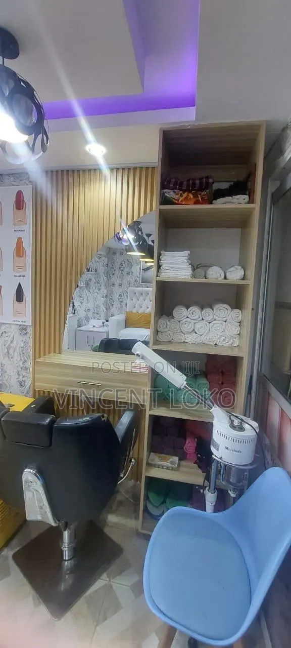 Tips "N" Toes Nail Bar for Sale