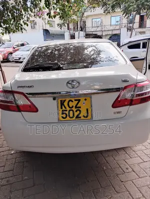 Toyota Premio 2013 White