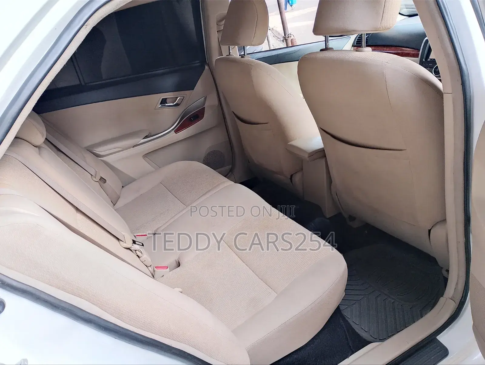 Toyota Premio 2013 White