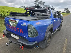 Toyota Hilux 2019 Blue