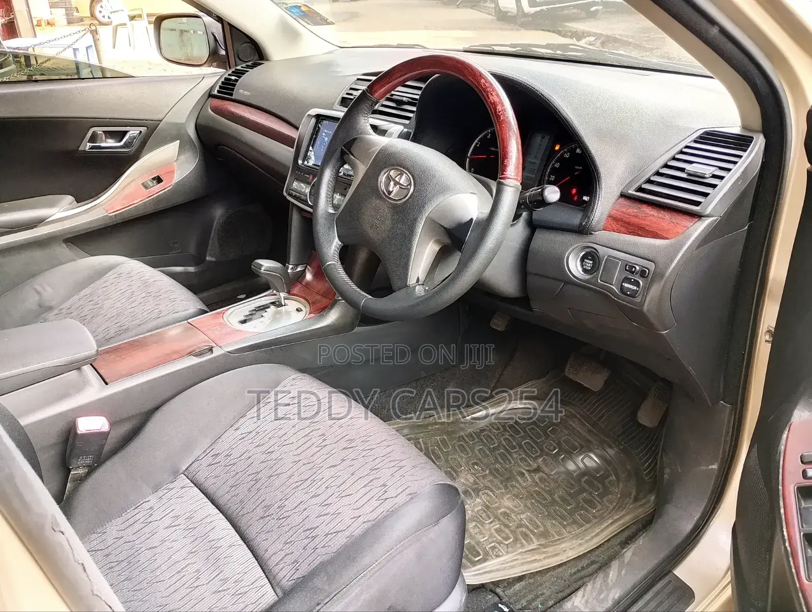 Toyota Allion 2010 Gold