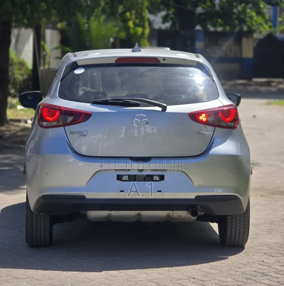 Mazda 2 2020 Silver
