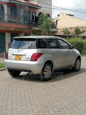 Toyota IST 2001 Silver