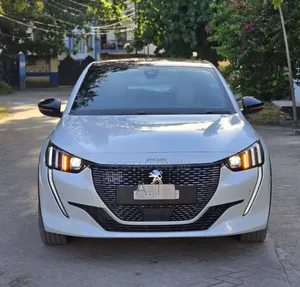 Peugeot 208 2020 White