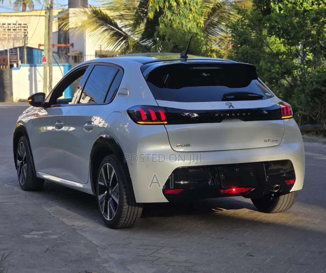 Peugeot 208 2020 White