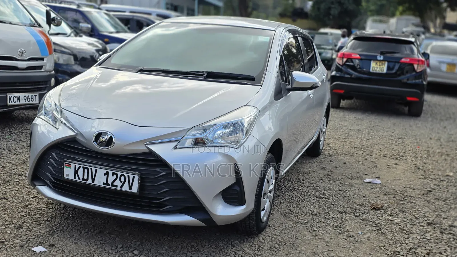 Toyota Vitz 2018 Silver