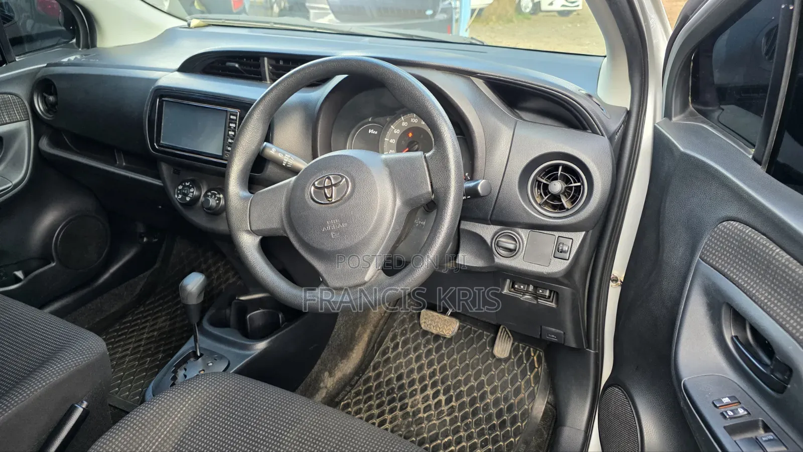 Toyota Vitz 2018 Silver