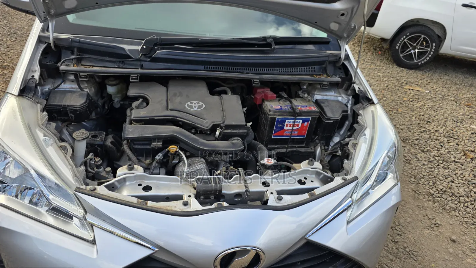 Toyota Vitz 2018 Silver