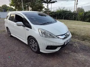 Honda Fit Shuttle 1.5 2WD 2014 White