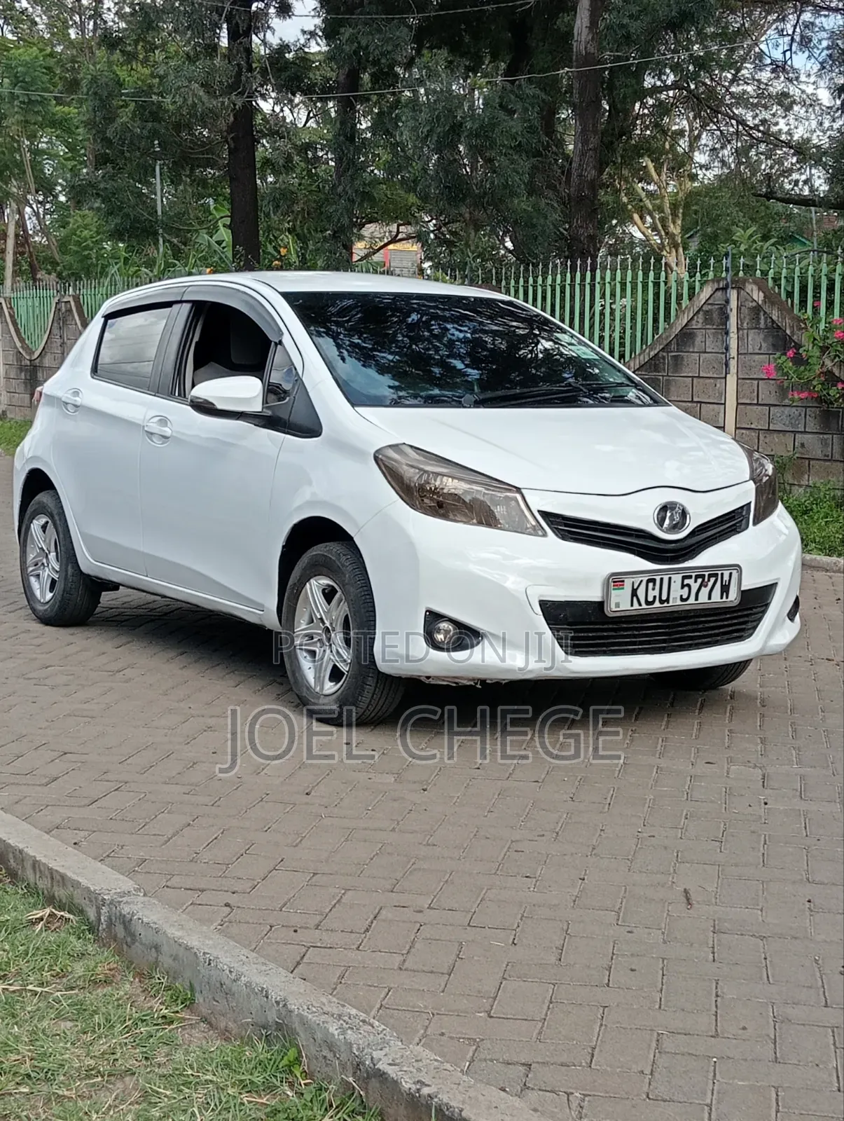 Toyota Vitz 2012 White